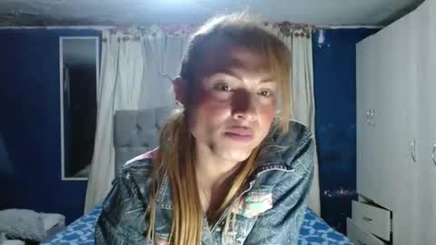 Snapshot of _azalea_65 chatting on October 9, 2:28 am _azalea_65 online show from October 9, 2:28 am
