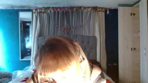 Snapshot of _azalea_65 chatting on September 25, 9:11 pm _azalea_65 online show from September 25, 9:11 pm