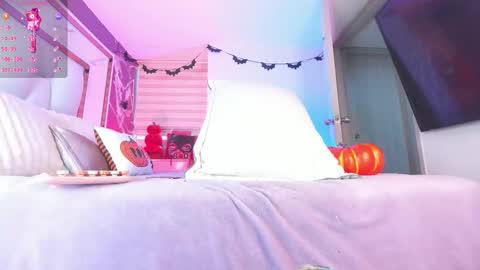 Snapshot of _bellaswwet_ chatting on October 12, 12:09 pm _bellaswwet_ online show from October 12, 12:09 pm