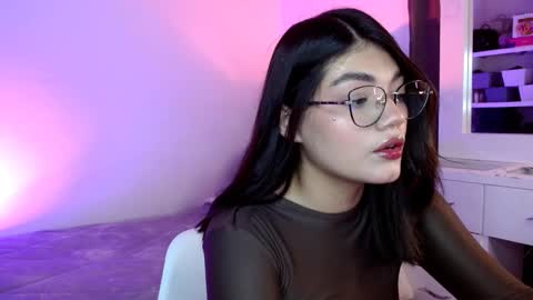 Snapshot of _camilaaaa__ chatting on October 16, 3:06 am online show from October 16, 3:06 am
