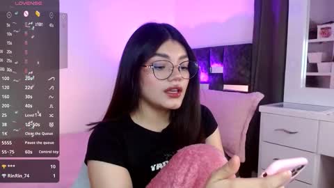 Snapshot of _camilaaaa__ chatting on October 22, 5:21 am online show from October 22, 5:21 am