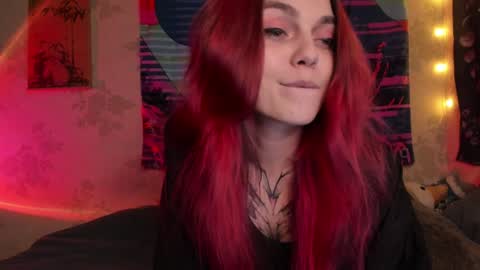 Snapshot of _caroline_coy chatting on January 5, 4:48 pm Caroline online show from January 5, 4:48 pm