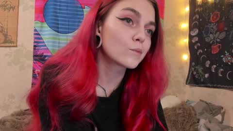 Snapshot of _caroline_coy chatting on December 8, 1:58 pm Caroline online show from December 8, 1:58 pm