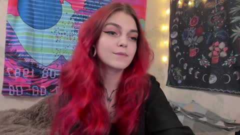 Snapshot of _caroline_coy chatting on December 5, 11:01 am Caroline online show from December 5, 11:01 am