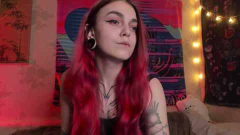 Snapshot of _caroline_coy chatting on February 7, 3:19 pm Caroline online show from February 7, 3:19 pm