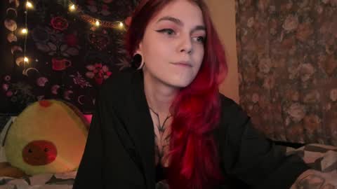 Snapshot of _caroline_coy chatting on December 17, 12:11 pm Caroline online show from December 17, 12:11 pm