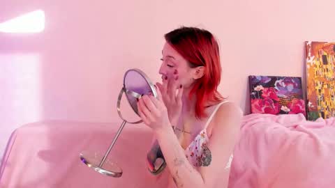 Snapshot of _ccrystaa_ chatting on February 17, 5:14 am Christina Chris online show from February 17, 5:14 am