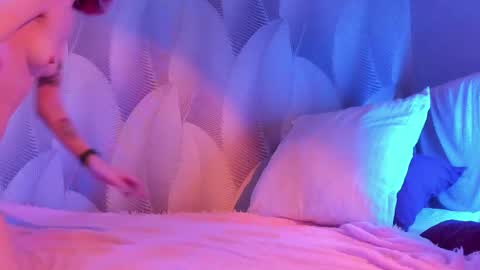 Snapshot of _ccrystaa_ chatting on March 10, 8:39 am Christina Chris online show from March 10, 8:39 am