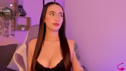 Snapshot of _celeste_moore chatting on September 9, 8:53 pm celeste online show from September 9, 8:53 pm