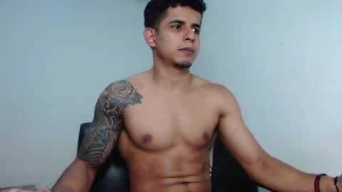  crissgex  online show from April 19, 3:29 am