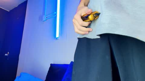 Snapshot of _dantfox_ chatting on October 15, 7:37 pm Dante online show from October 15, 7:37 pm