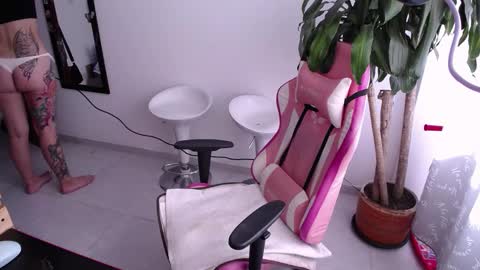 Snapshot of _dulcefox_ chatting on December 2, 7:11 pm Abbye online show from December 2, 7:11 pm