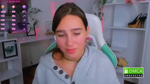 Lizzy  online show from October 31, 10:43 pm