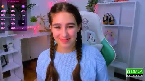 Lizzy  online show from November 21, 10:30 pm