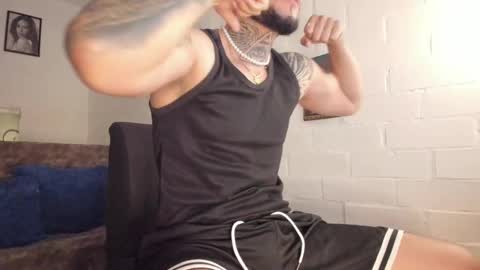 Snapshot of _emilio_escobar chatting on September 18, 8:29 am Emilio online show from September 18, 8:29 am