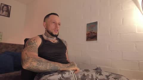 Snapshot of _emilio_escobar chatting on September 27, 10:02 am Emilio online show from September 27, 10:02 am