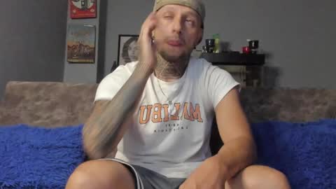 Snapshot of _emilio_escobar chatting on January 15, 10:38 am Emilio online show from January 15, 10:38 am