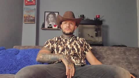 Snapshot of _emilio_escobar chatting on January 26, 10:34 am Emilio online show from January 26, 10:34 am