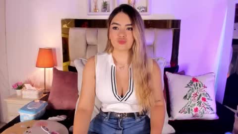 Isabella online show from December 19, 12:33 pm