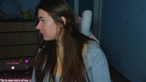Snapshot of _enni__ chatting on February 5, 1:33 pm Sam online show from February 5, 1:33 pm