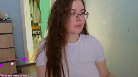 Snapshot of _enni__ chatting on February 23, 1:53 pm Sam online show from February 23, 1:53 pm