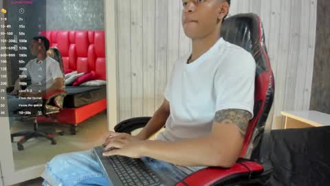 _erick_j online show from April 6, 8:10 pm