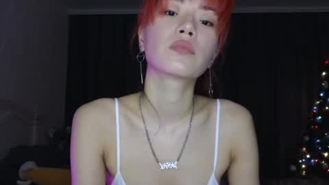 EveEva online show from December 8, 3:24 pm