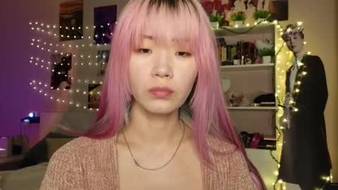 EveEva online show from March 12, 2:48 am