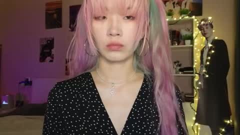 EveEva online show from March 18, 3:45 am