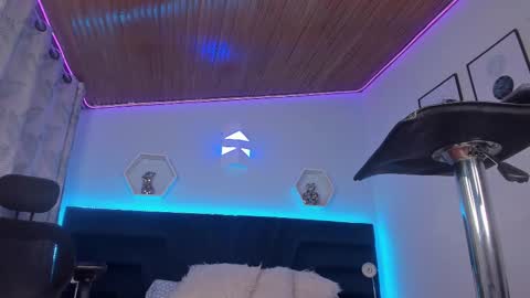 Gia Rose online show from February 12, 9:33 pm