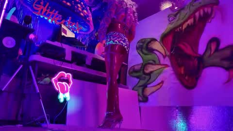 GlitterBox online show from January 12, 7:21 am