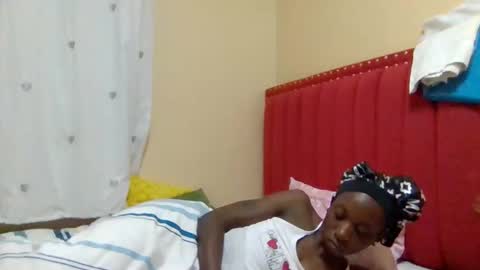 Snapshot of _goldie chatting on October 17, 2:04 am Goldie online show from October 17, 2:04 am