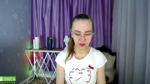 Snapshot of _greybunny_ chatting on February 11, 8:15 am _greybunny_ online show from February 11, 8:15 am