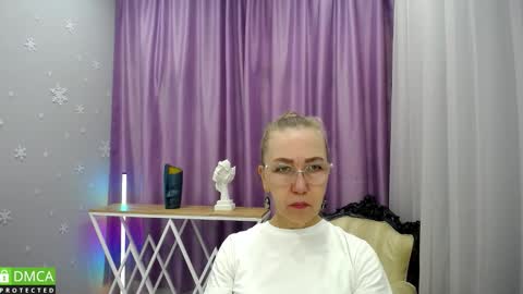Snapshot of _greybunny_ chatting on September 19, 8:51 am _greybunny_ online show from September 19, 8:51 am