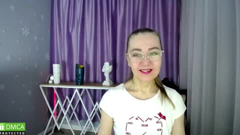Snapshot of _greybunny_ chatting on February 7, 9:05 am _greybunny_ online show from February 7, 9:05 am