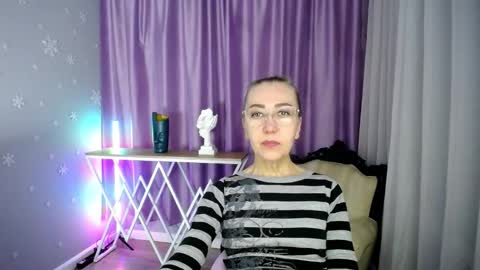 Snapshot of _greybunny_ chatting on September 10, 9:10 am _greybunny_ online show from September 10, 9:10 am