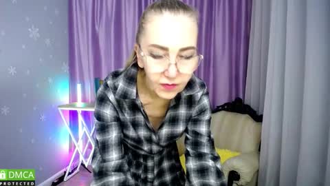 Snapshot of _greybunny_ chatting on September 28, 11:41 am _greybunny_ online show from September 28, 11:41 am