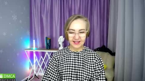 Snapshot of _greybunny_ chatting on October 7, 10:44 am _greybunny_ online show from October 7, 10:44 am