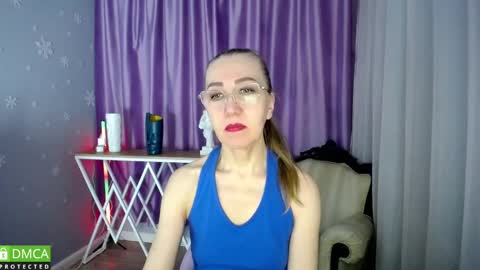 Snapshot of _greybunny_ chatting on March 6, 11:36 am _greybunny_ online show from March 6, 11:36 am