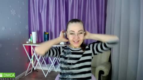 Snapshot of _greybunny_ chatting on March 7, 6:13 am _greybunny_ online show from March 7, 6:13 am
