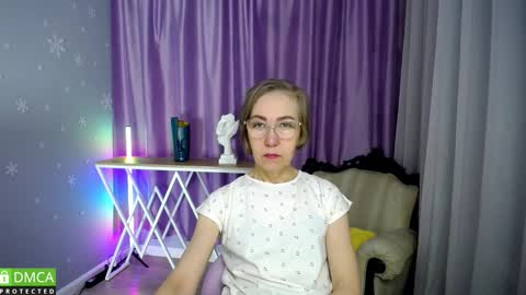 Snapshot of _greybunny_ chatting on October 19, 9:58 am _greybunny_ online show from October 19, 9:58 am