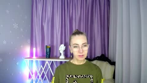 Snapshot of _greybunny_ chatting on September 9, 8:14 am _greybunny_ online show from September 9, 8:14 am