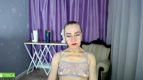 Snapshot of _greybunny_ chatting on February 19, 11:38 am _greybunny_ online show from February 19, 11:38 am