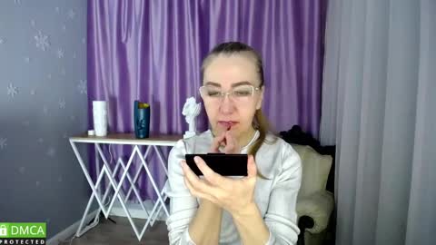 Snapshot of _greybunny_ chatting on January 23, 8:04 am _greybunny_ online show from January 23, 8:04 am