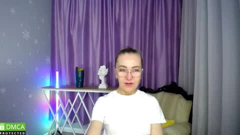 Snapshot of _greybunny_ chatting on September 21, 11:14 am _greybunny_ online show from September 21, 11:14 am