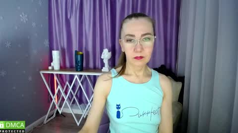 Snapshot of _greybunny_ chatting on February 1, 11:42 am _greybunny_ online show from February 1, 11:42 am