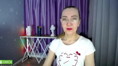 Snapshot of _greybunny_ chatting on February 10, 10:42 am _greybunny_ online show from February 10, 10:42 am