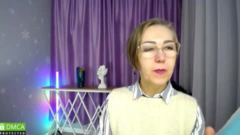 Snapshot of _greybunny_ chatting on October 10, 6:52 am _greybunny_ online show from October 10, 6:52 am