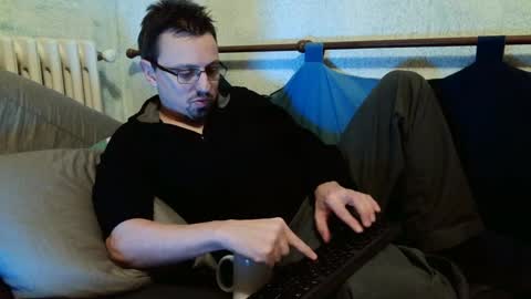 Manuel online show from February 23, 1:13 am