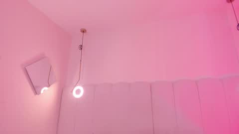 Darlis  online show from February 5, 8:01 pm